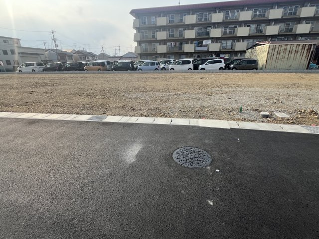 ６３９６８　岐阜市大字下川手字宮北分譲地の前面道路含む現地写真