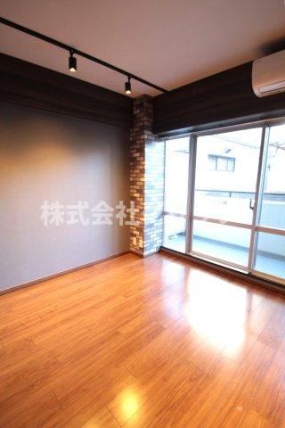 サンコート川崎南幸町の洋室