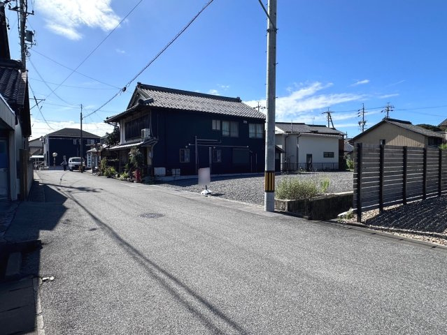 売土地　大垣市赤坂町　77.68坪の前面道路含む現地写真