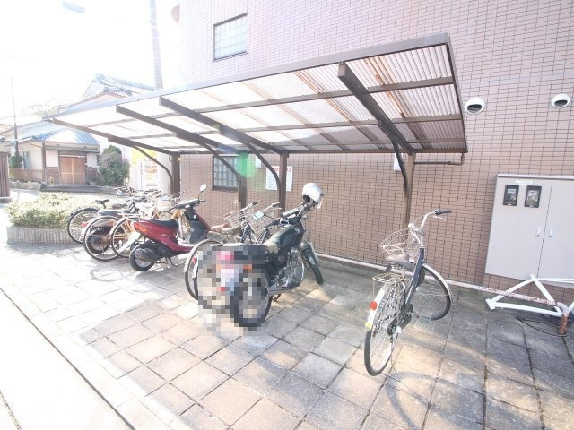 ベルメゾンアルヴェのその他|駐輪場