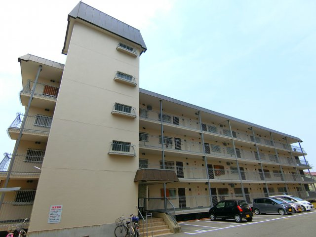 北野田大発マンションの外観