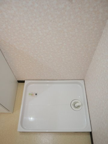 【その他】 | フェアリークリスタル宮本 | 室内洗濯機置場です