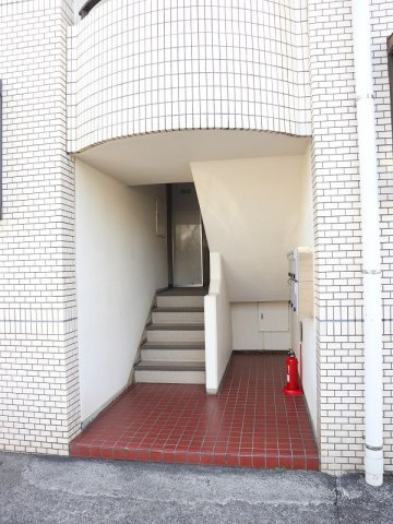 【エントランス】 | フェアリークリスタル宮本 | きれいなエントランスです