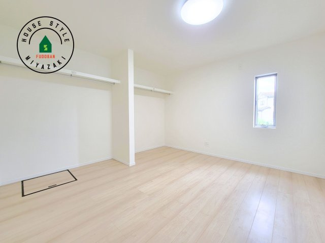 都城市前田町(1号棟）の子供部屋|穏やかな光が差し込む室内には、穏やかな時間が流れます。