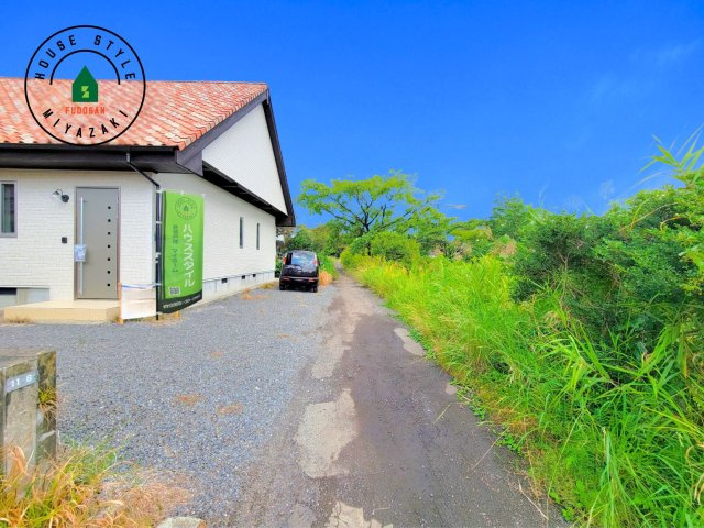 都城市前田町(1号棟）の前面道路含む現地写真|前面道路です。