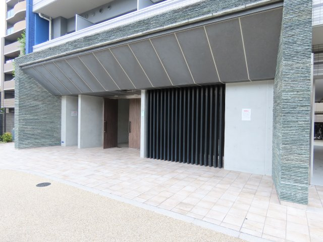 大阪ＷＥＳＴレジデンスのエントランス