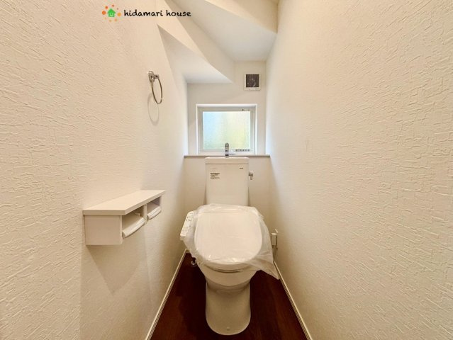 野田市第3宮崎新田　新築戸建　1号棟のトイレ|小窓から採光も換気もGOOD♪
