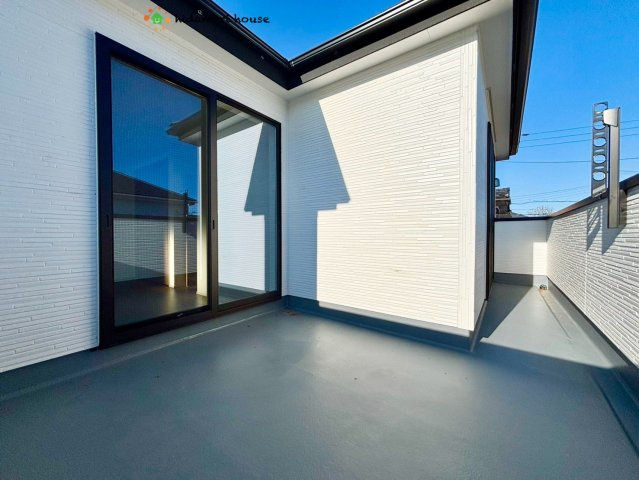 野田市第3宮崎新田　新築戸建　1号棟のバルコニー|広々としたバルコニーは、大量の洗濯物を干しても余裕！お布団だって、家族全員分を一度に干せますね(^O^)