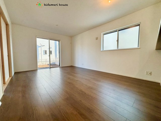 野田市第3宮崎新田　新築戸建　1号棟の居間・リビング|落ち着いた印象のリビング！家具選びがワクワクしちゃいますね(*´▽｀*)