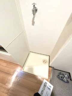 【設備】 | シャネル新大阪 | 室内洗濯機置き場です