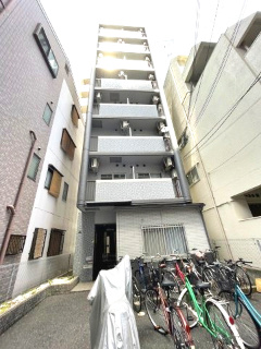 【外観】 | シャネル新大阪 | 落ち着いた雰囲気の外観です