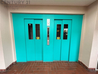 エレベーター２基