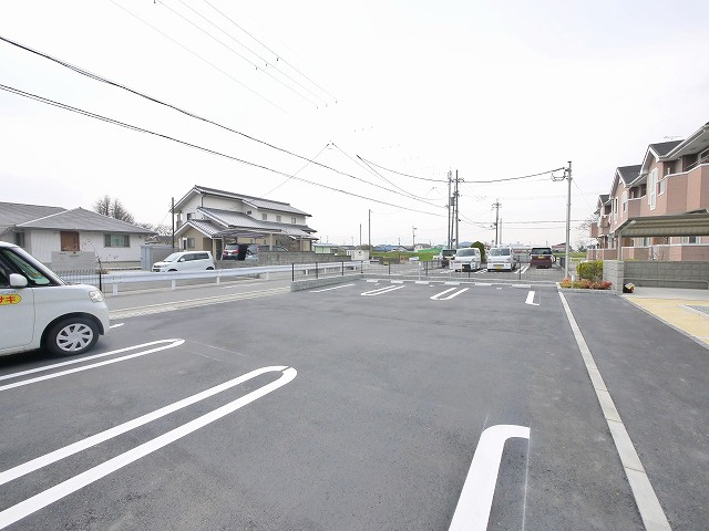 ジュピターの駐車場|車をお持ちの方に嬉しい駐車場付きの物件です