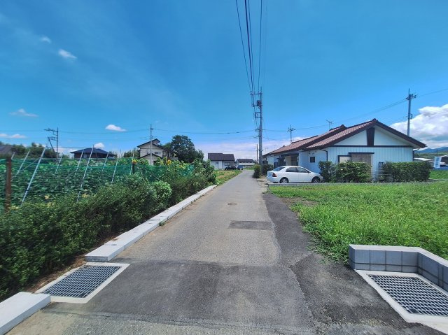 高崎市吉井町本郷売土地 ⑤号地の前面道路含む現地写真