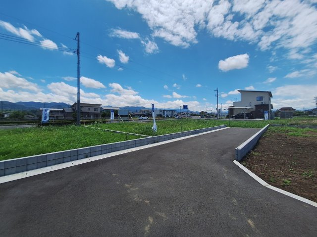 高崎市吉井町本郷売土地 ⑤号地の前面道路含む現地写真