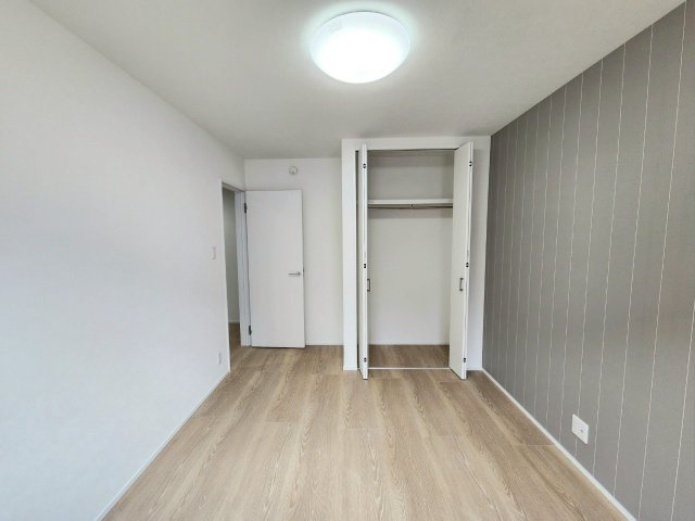 RESET HOUSE－リセットハウス－湯川新町2丁目3期【小倉南区　中古戸建】の洋室|1階5.9帖洋室です♪玄関すぐ横で事務所利用も可能です♪【小倉南区　中古戸建】