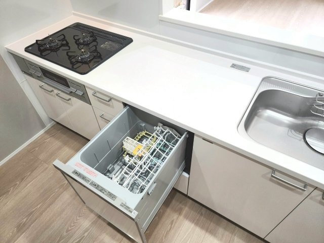 RESET HOUSE－リセットハウス－湯川新町2丁目3期【小倉南区　中古戸建】のキッチン|キッチンはビルドイン食器洗浄乾燥機付き♪【小倉南区　中古戸建】