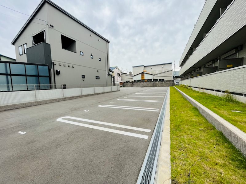 セジュールUMEDAの駐車場