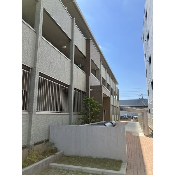 セジュールUMEDAのエントランス