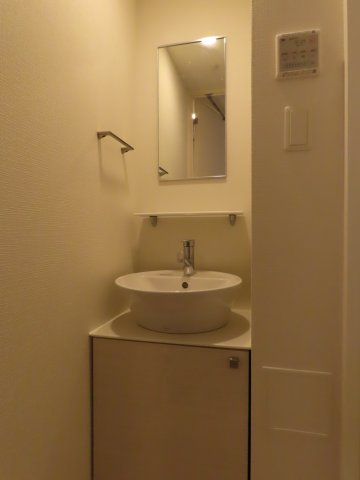 エスリード大阪クレストコートの独立洗面台