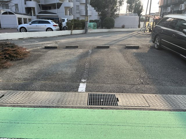 エステートピアセルベーユⅡの駐車場
