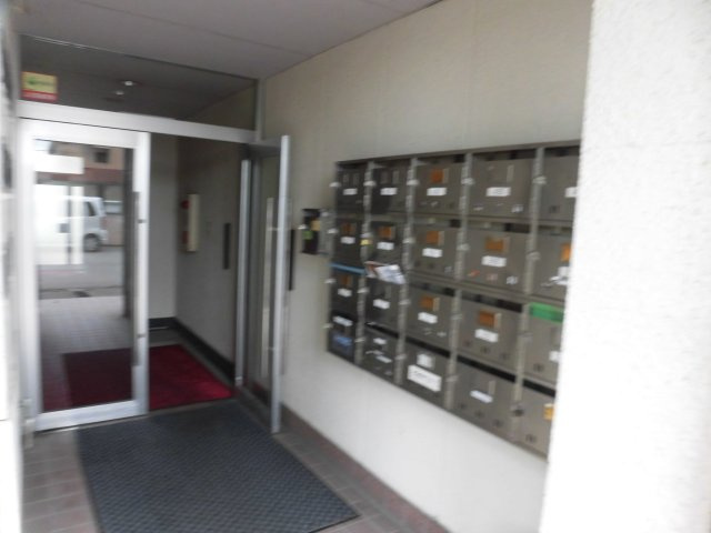 サカノビルのエントランス