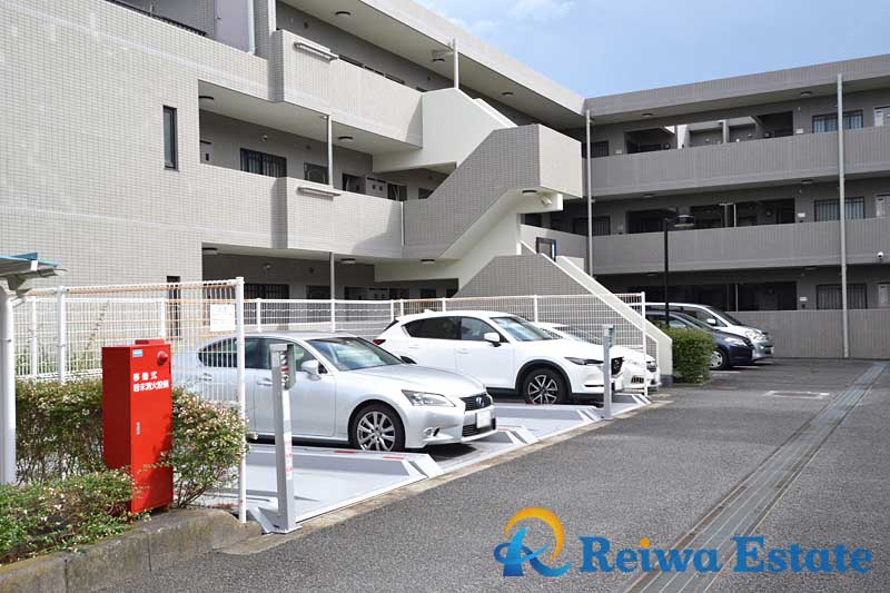 アドリーム湘南茅ヶ崎の駐車場