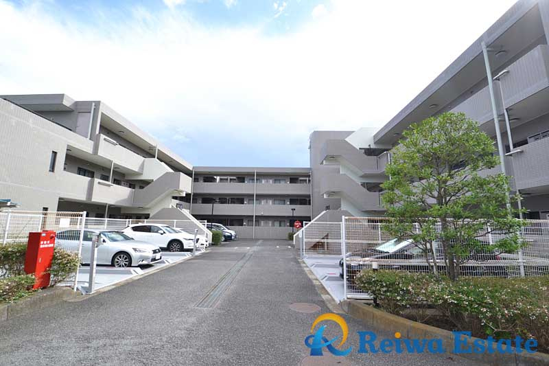 アドリーム湘南茅ヶ崎の駐車場