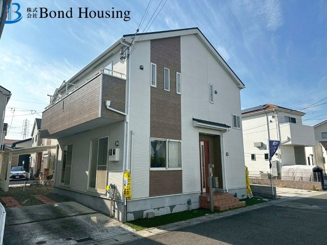 築浅戸建・お車２台駐車可・太陽光付き・玉津町今津　築１０年の外観