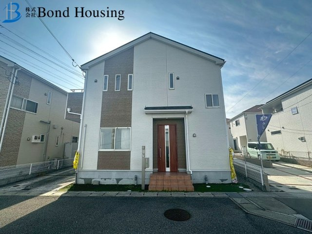 築浅戸建・お車２台駐車可・太陽光付き・玉津町今津　築１０年の外観パース