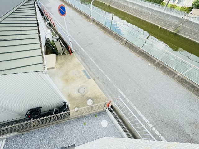 松戸市栄町８丁目新築戸建【旭町小学校：4分】の前面道路含む現地写真|バルコニーより道路側眺望