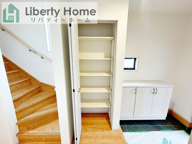 坂東市沓掛23-P1　新築戸建　15号棟　の玄関