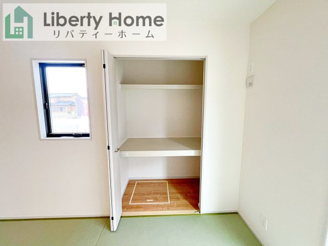坂東市沓掛23-P1　新築戸建　15号棟　の収納