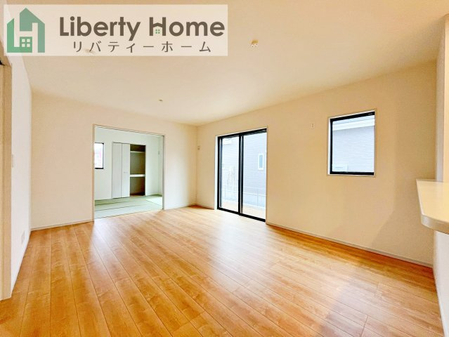 坂東市沓掛23-P1　新築戸建　15号棟　の居間・リビング