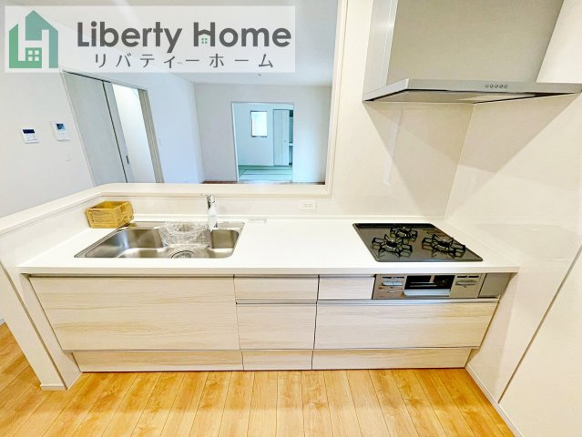 坂東市沓掛23-P1　新築戸建　15号棟　のキッチン