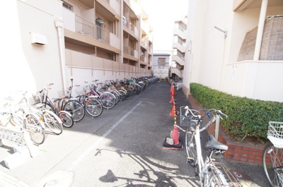 【その他共用部分】 | シャトーミツ | たくさん置ける自転車置き場です