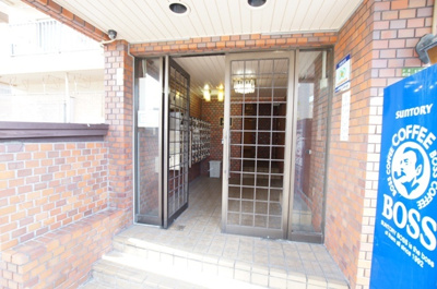 【エントランス】 | シャトーミツ | マンションのエントランスです