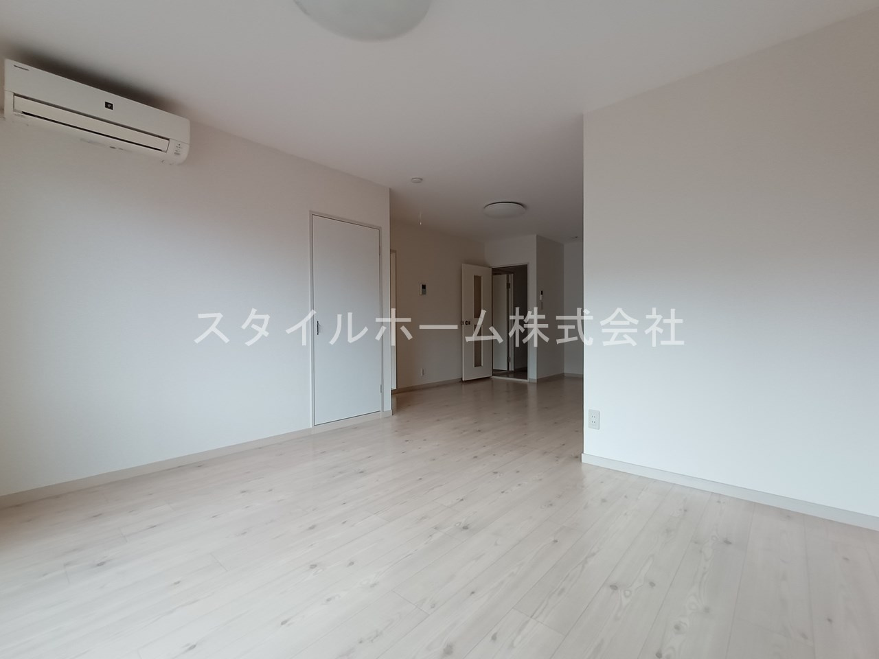 グリーンステージ中橋良Aの居間・リビング