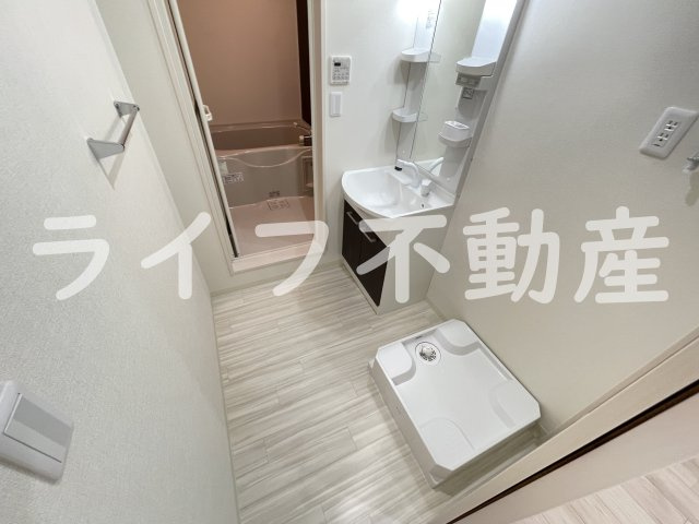 フジパレス弥刀Ⅴ番館の洗面所|スペースが確保できる洗面所です
