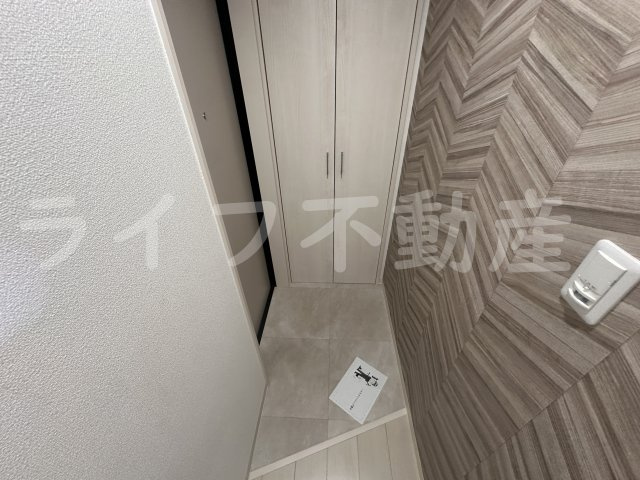 クリエオーレ吉田下島の玄関