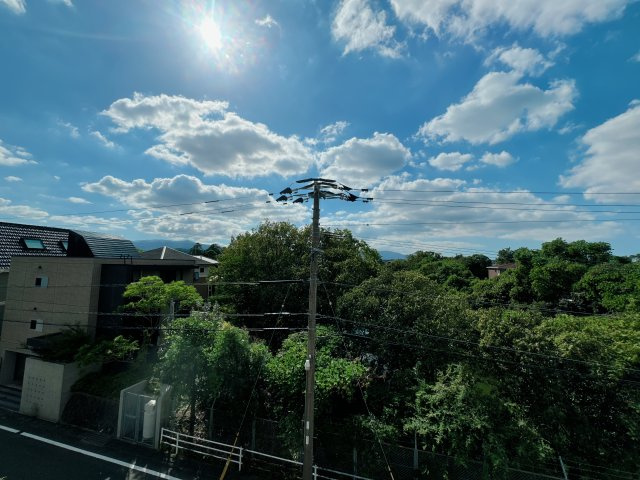 【展望】 | ユーハイム春日レイクサイド | 部屋からダイレクトに緑です。山です。これは贅沢だともいえます。