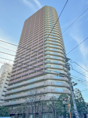 ローレルコート新宿タワーの外観|丸ノ内線『新宿御苑前」駅徒歩9分♪都営新宿線『曙橋」駅徒歩8分♪