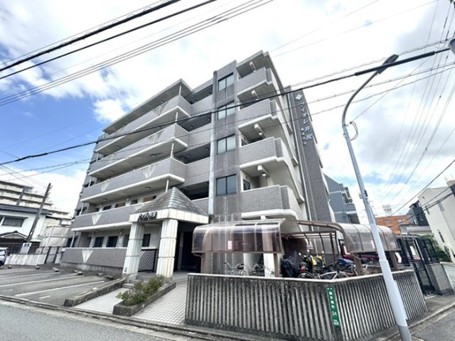 【外観】 | フィオレ井尻☆仲介手数料無料☆ | 青空にも夕焼けにも映える、そんなたたずまい。ここで新生活スタートさせてみませんか♪