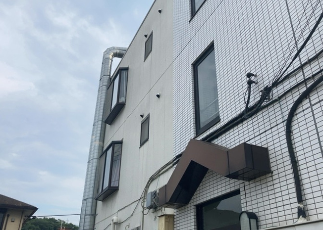 【外観】 | エニーハイツ | 景色重視でお家選ぶをするとスーパーが遠い！学校が遠い！など生活をするうえで利便性で困ることもあります。まず一度現地を見学する際に、周辺の施設などがあるかを確認し、暮らし始めた後のことを想像しましょう。