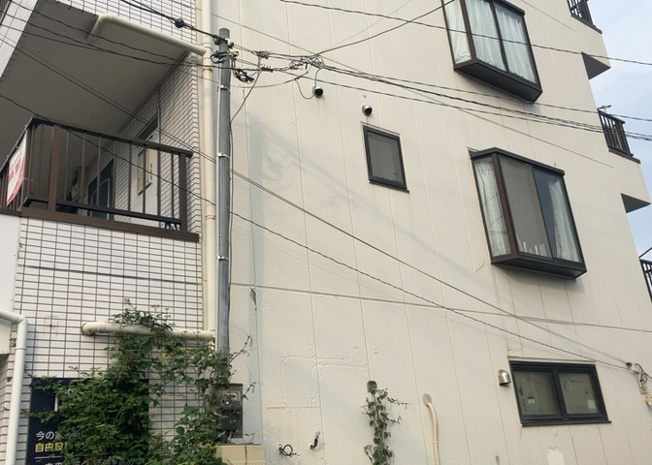 【外観】 | エニーハイツ | ＲＣ造、Reinforced Concreteは直訳すると補強されたコンクリートです。主に柱や梁・床・壁が鉄筋とコンクリートで構成おり、鉄筋を組んだ型枠にコンクリートを流し込んで固めたものを指します。