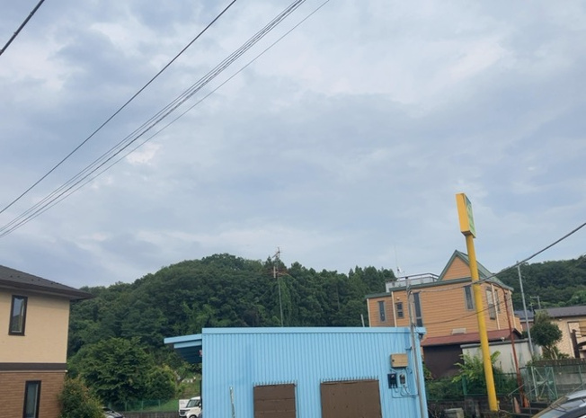 【展望】 | エニーハイツ | 眺望の良さを楽しめるダイニングキッチンで家族団らんの時間を過ごしてはいかがでしょうか。バルコニーから見える景色を家族で眺める時間は、時間が経つのを忘れてしまいそうですね。是非、現地を見に行きましょう！