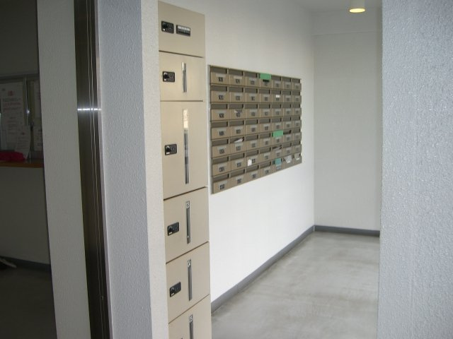 市川プラザのロビー