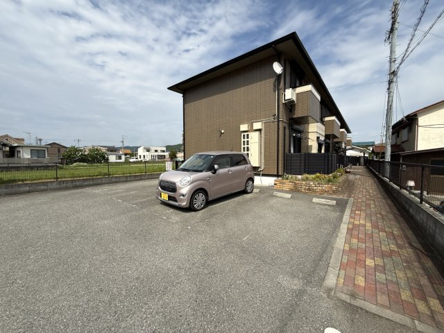 コンフォーレ今宿の駐車場