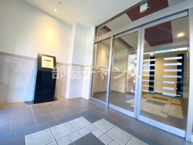 プレミアムコート名古屋金山インテルノのエントランス