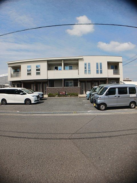 マルコ吹上の駐車場